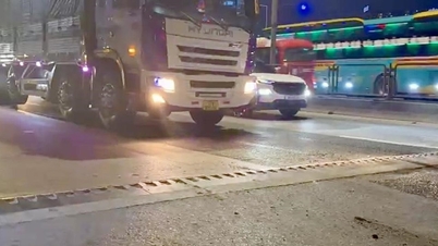 Hanoi: Genleşme derzlerinde acil onarım çalışmaları nedeniyle 3 numaralı yüksek çevre yolunun bir bölümünde trafik geçici olarak durduruldu.