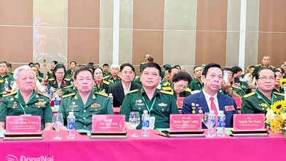 Cerimonia di apertura del primo congresso dell'Associazione degli imprenditori e uomini d'affari veterani della provincia di Dong Nai.