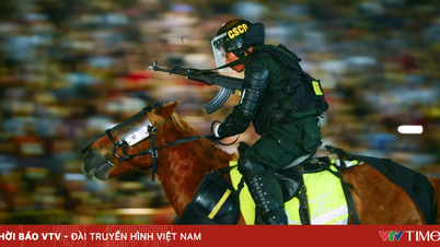 Beeindruckende Leistung der berittenen Polizei beim Volkspolizeisportfest.