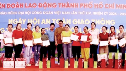 Bedrifter i Ho Chi Minh-byen donerer over 1300 tael gull for å vise takknemlighet til sine arbeidere.