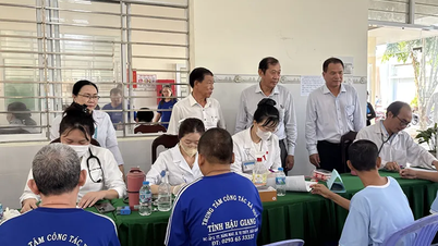 Controlli sanitari e screening per i beneficiari dell'assistenza sociale a Can Tho.