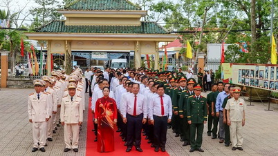 Can Tho şehrinin yöneticileri, Luong Tam beldesindeki Ho Chi Minh Anıt Tapınağı'nı ziyaret etti.