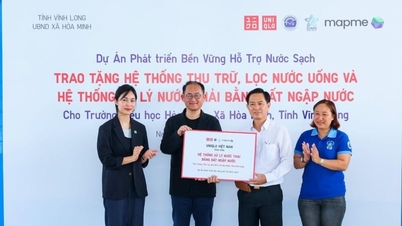 UNIQLO soutient un système d'accès à l'eau potable pour les élèves de la commune insulaire de Hoa Minh, province de Vinh Long.