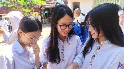 L'examen de littérature pour l'admission en 10e année à Hung Yen était de difficulté moyenne, et de nombreux candidats étaient confiants d'obtenir de bons résultats.