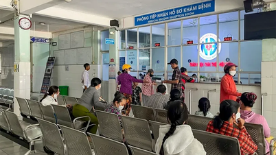 স্বাস্থ্য মন্ত্রণালয় স্বাস্থ্যকেন্দ্রগুলোতে ইবোলা প্রাদুর্ভাবের বিরুদ্ধে আরও কঠোর নিয়ন্ত্রণমূলক ব্যবস্থা গ্রহণের জন্য জরুরিভাবে অনুরোধ জানিয়েছে।