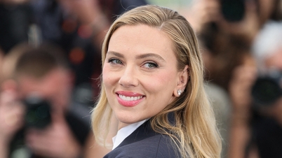 The struggles of a Hollywood star who earns over a trillion dollars a year.
