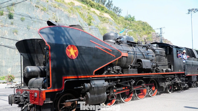 Un train à vapeur a fait une apparition surprise à Quy Nhon.