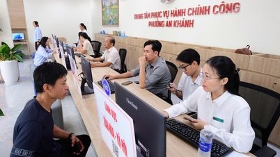 Het partijcomité van Ho Chi Minh-stad heeft de werving van functionarissen, ambtenaren en overheidsmedewerkers gedecentraliseerd en overgelaten aan het gemeentelijk niveau.