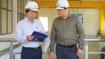 Vice Chairman of the Provincial People's Committee Tran Phuoc Hien inspects energy projects in the western region of Quang Ngai.