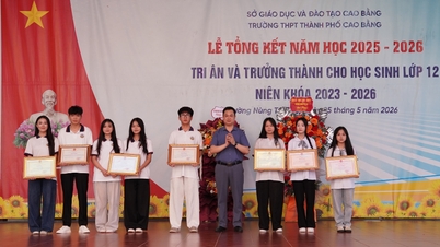 Cao Bang City High School sluit schooljaar 2025-2026 af - Cao Bang Online Newspaper