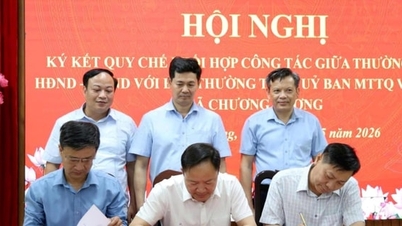 Chương Dương کمیون نے پیپلز کونسل، پیپلز کمیٹی، اور کمیون کے ویتنام فادر لینڈ فرنٹ کے درمیان تعاون کے معاہدے پر دستخط کیے ہیں۔