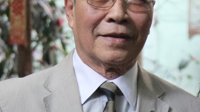Cố PGS.TS, họa sĩ, đạo diễn, NSND Ngô Mạnh Lân được vinh danh Thành tựu trọn đời - Hiệp sĩ Dế Mèn