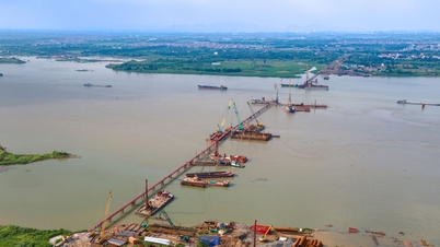 হ্যানয়ের উপশহরীয় অবকাঠামো: একাধিক প্রধান পরিবহন প্রকল্প বৃহৎ পরিসরে দ্রুতগতিতে এগিয়ে চলেছে।