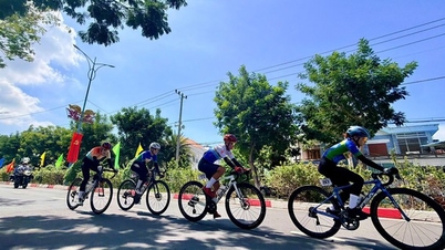 Spänningen råder när cykelloppet i Ho Chi Minh City Sports Festival äger rum i kommunen Can Gio.