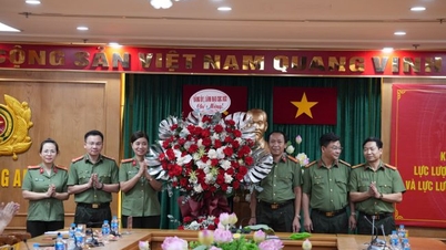 ພະແນກການເມືອງໄດ້ຈັດກອງປະຊຸມຕາມປະເພນີຂອງກຳລັງພະນັກງານ ແລະ ການເງິນຂອງກອງກຳລັງປ້ອງກັນຄວາມສະຫງົບປະຊາຊົນ.