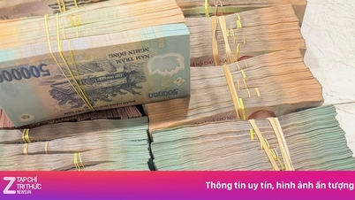 Ao parar num semáforo vermelho para comprar um bilhete de loteria, uma jovem da cidade de Ho Chi Minh ganhou o prêmio de 16 bilhões de VND.