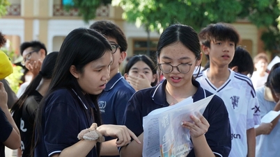 The English exam in Nghe An was "manageable," with high expectations for scores of 9 and 10.
