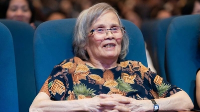 Das neueste seltene Bild von Vietnams erster Professorin für Mathematik – Professorin Hoang Xuan Sinh – im Alter von 93 Jahren.