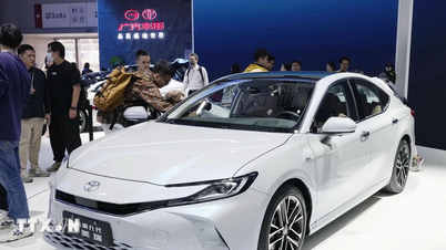 Toyota zamierza jeszcze bardziej ograniczyć produkcję za granicą z powodu konfliktu na Bliskim Wschodzie.