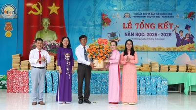 Szkoła średnia Nguyen Trai w Phan Rang kończy rok szkolny 2025-2026.