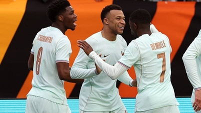 Mbappé está se aproximando do recorde de gols de Giroud pela seleção francesa.