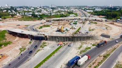 The Politburo issued a Resolution on building and developing Ho Chi Minh City in the new era.