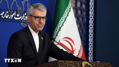 Iran avslører detaljer om samtalene med USA i Qatar.
