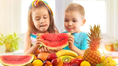 Frutas de verão que são boas para crianças e coisas a ter em mente ao consumi-las.