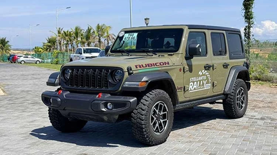 Gros plan sur la Jeep Wrangler Rubicon 5 portes 2026 qui vient d'être aperçue au Vietnam.