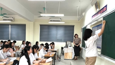 โรงเรียนต่างๆ ปรับวิธีการสอนอย่างเชิงรุกเพื่อรับมือกับคลื่นความร้อน