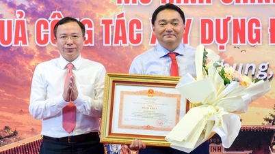 Un anno di implementazione del sistema di governo a due livelli nel distretto di Minh Phung: oltre 15.000 pratiche elaborate, nessuna in ritardo.