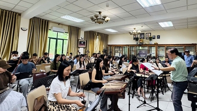 "Suara-Suara Vietnam" dan aspirasi untuk membangun kehidupan baru bagi musik nasional.