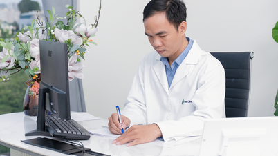 Dr. Phan Minh Tuan: Merawat psoriasis memerlukan strategi pemantauan jangka panjang.