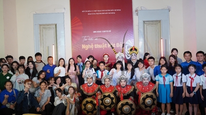 "Alla scoperta dell'arte dell'Hat Boi (opera classica vietnamita)" al Museo di Ho Chi Minh City.