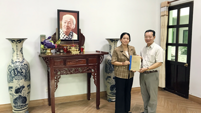 Il Museo provinciale di Dong Thap ha ricevuto 15 preziosi reperti appartenenti alla signora Tran Thi Nhuong.