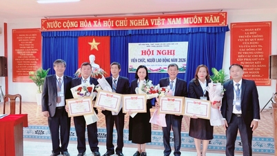 Conferenza del personale e dei dipendenti del Museo Quang Trung 2026