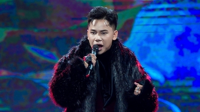 Thai Chau ha offerto senza mezzi termini il suo feedback al giovane che cantava canzoni di Song Ngoc e Lam Phuong.