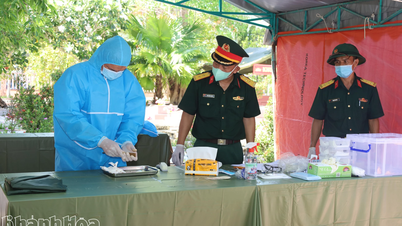 Pengambilan sampel untuk pengenalpastian jenazah askar yang gugur sedang dijalankan di Tanah Perkuburan Syahid Khanh Vinh.