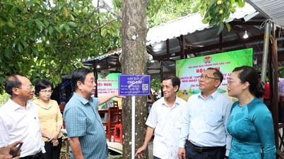 ປ່ຽນຈາກແນວຄິດການຜະລິດກະສິກຳ ໄປສູ່ແນວຄິດເສດຖະກິດກະສິກຳ.