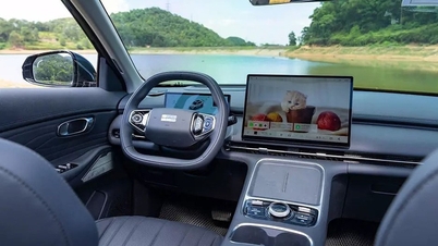 Ohromující hybridní SUV ve Vietnamu, srovnatelné velikostí s Hondou CR-V, nabízí výjimečnou spotřebu paliva za nejnižší cenu ve svém segmentu, ideální pro ženy řídící v městských oblastech.