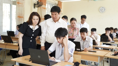 นักเรียน 800 คนจากทั่วจังหวัดเข้าร่วมการทดลองสอบจบการศึกษาระดับมัธยมปลายด้วยคอมพิวเตอร์ - หนังสือพิมพ์ออนไลน์ Cao Bang