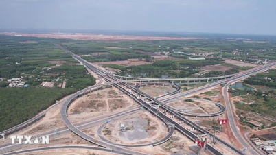 ビエンホア・ブンタウ高速道路のロンタイン・インターチェンジは、5月31日までに開通する予定である。