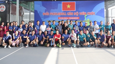Il torneo di pickleball CBVC 2026 dell'Università di Agricoltura e Silvicoltura celebra la Giornata della Scienza e della Tecnologia del Vietnam e il compleanno del grande Presidente Ho Chi Minh.