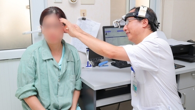 한 여성이 2년간 청력 손실을 겪었는데, 의사들은 그녀의 몸에서 가장 작은 뼈가 "굳어버린" 것을 발견했습니다.