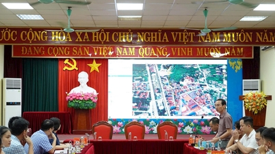 Hanoi: Üç belediye, yaklaşık 6 milyar dolarlık Ulusal Karayolu 1A Uzay Koridoru projesi için sınır işaretlerini teslim etti.