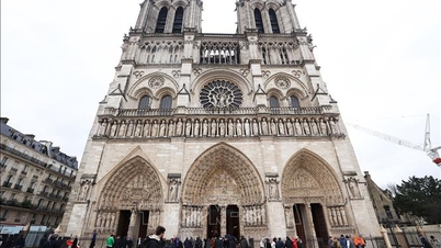 Francouzské hlavní město vstupuje do vrcholu letní turistické sezóny 2026.