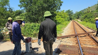Chiudere il pericoloso passaggio a livello abusivo sulla linea ferroviaria Nord-Sud che attraversa il comune di Loc An.