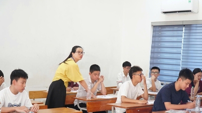 Dinas Pendidikan dan Pelatihan Nghe An memberikan komentar terkait ujian kelas 10, menegaskan bahwa tidak ada kebocoran soal ujian.