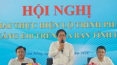 Petrolimex Lam Dong, in coordinamento con il Dipartimento dell'Industria e del Commercio, ha organizzato una conferenza per attuare la tabella di marcia per la distribuzione e l'utilizzo della benzina E10 nella provincia di Lam Dong.