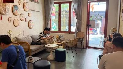 トンキンコーヒーはホーチミン市の中心部のどこにありますか？